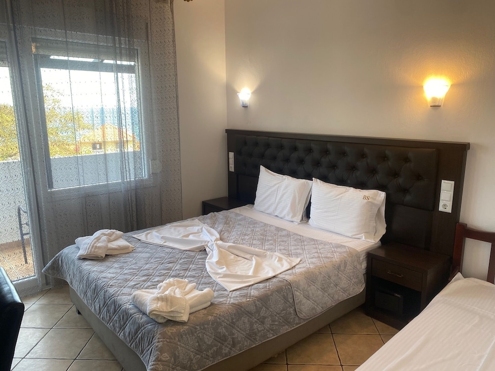 Blue Bay Beach Hotel 8/50