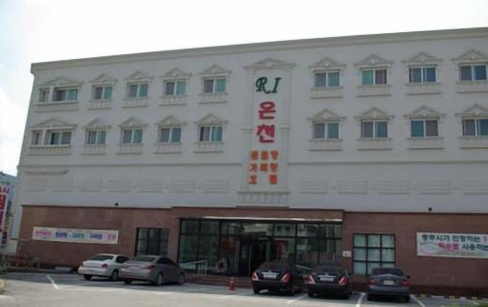 R.I Spa Hotel 2/40