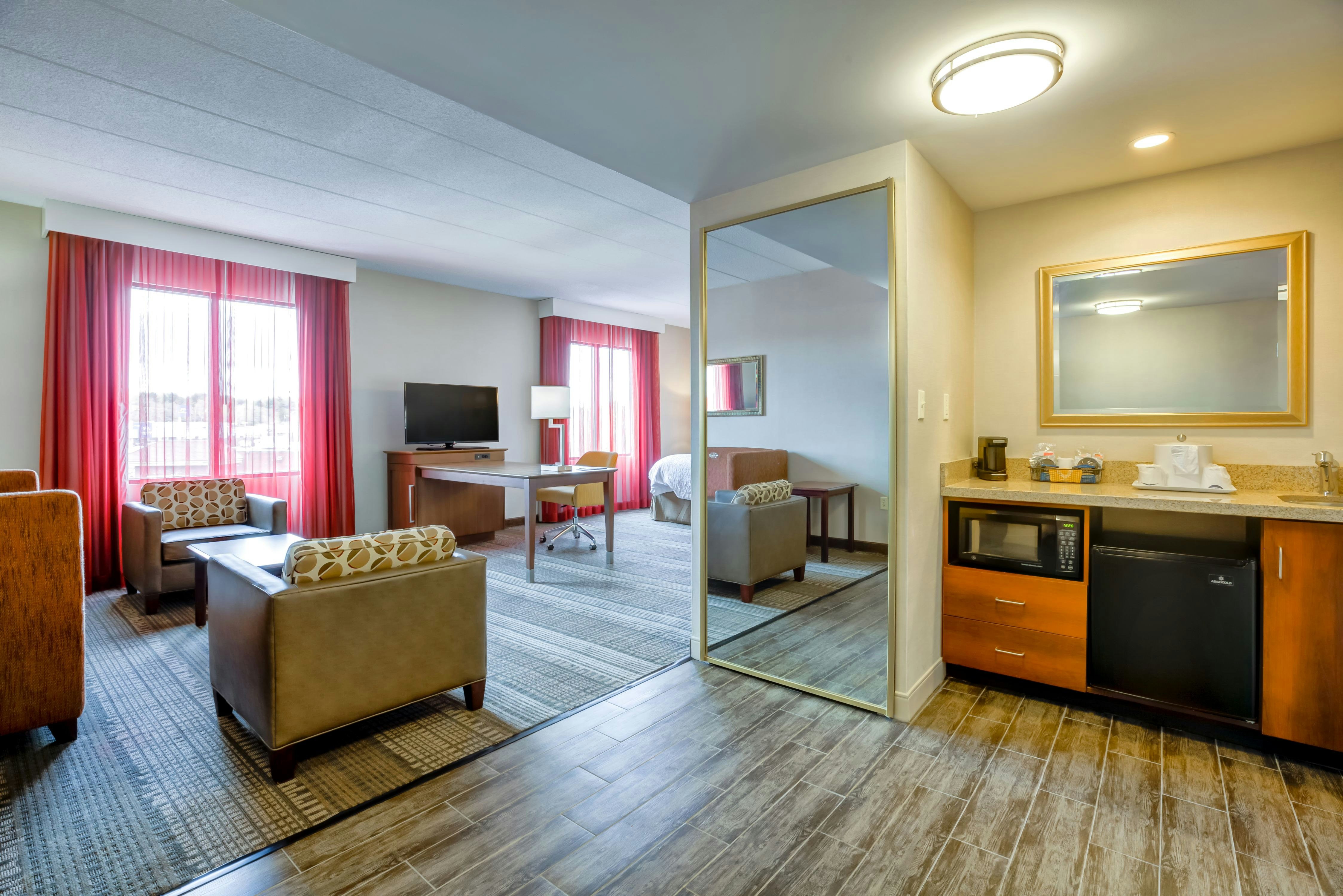 Hampton Inn Boston-Norwood 30/52