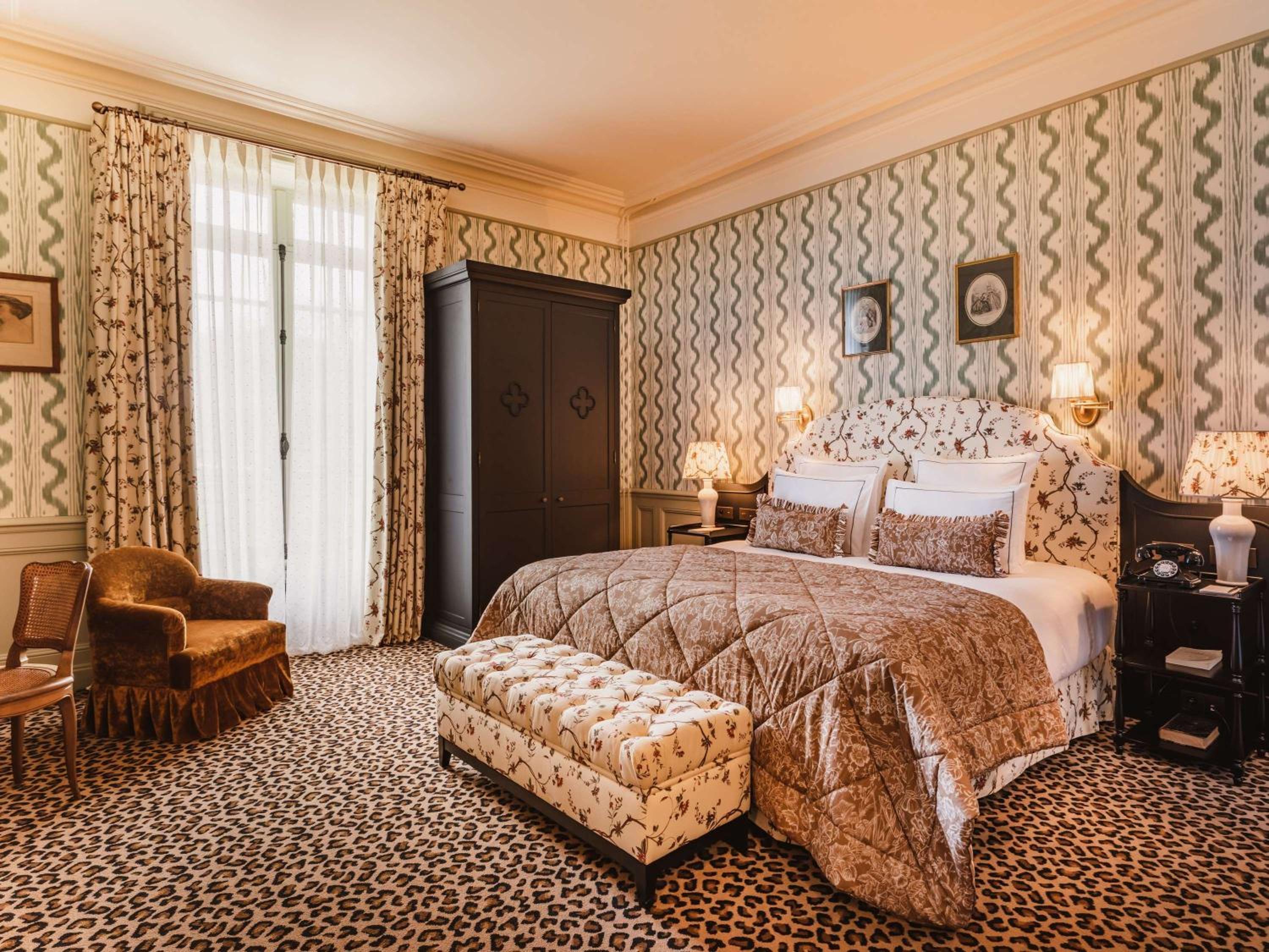Abbey, Prestige, Suite