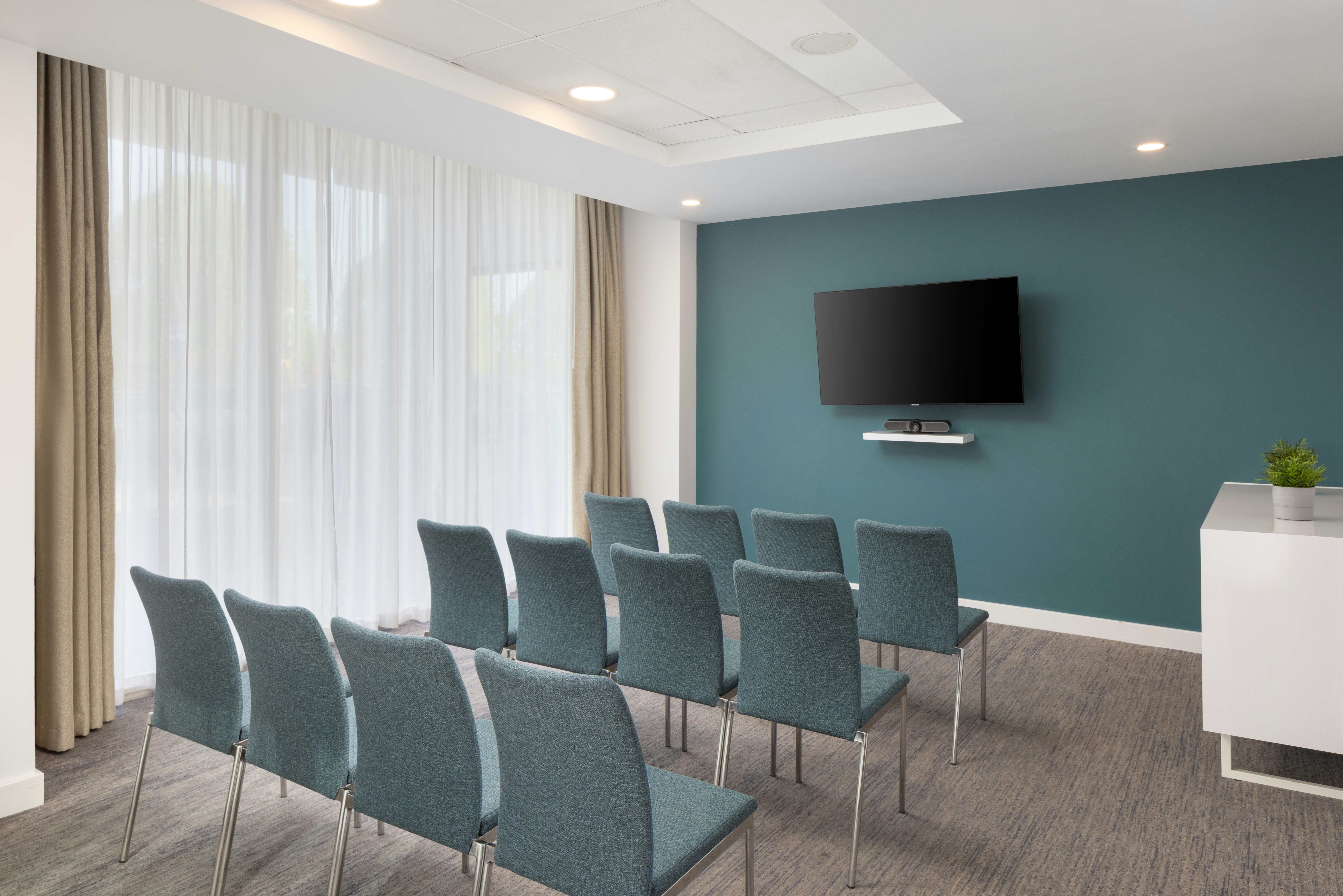 Hampton By Hilton London Stansted Airport 56/59