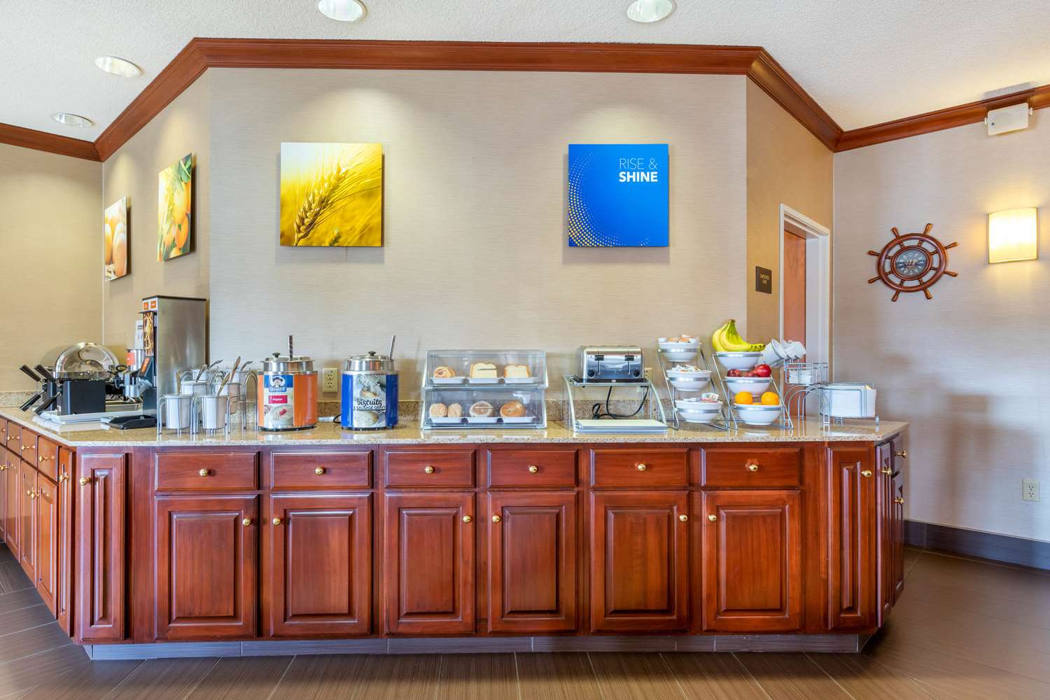 Comfort Suites Stevensville - St. Joseph 4/41