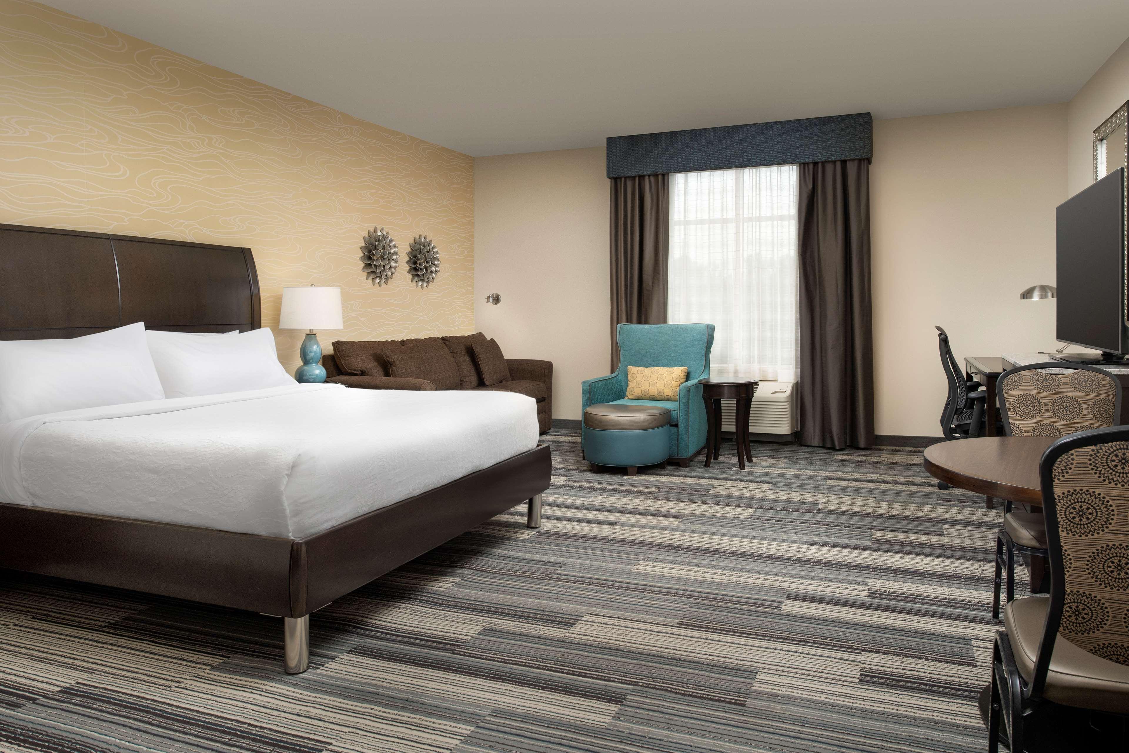 PURE, WELLNESS, KING BED, SOFA