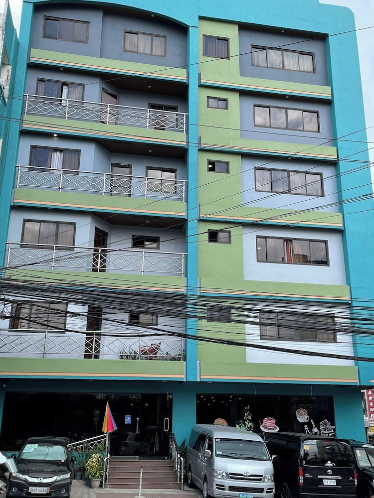 Golden Pine Hotel 2/41