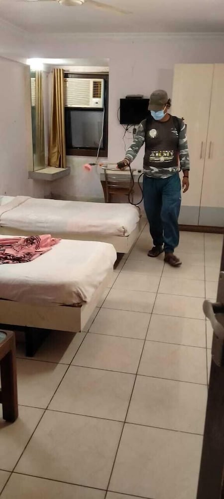 HOTEL LALS PLAZA 11/15