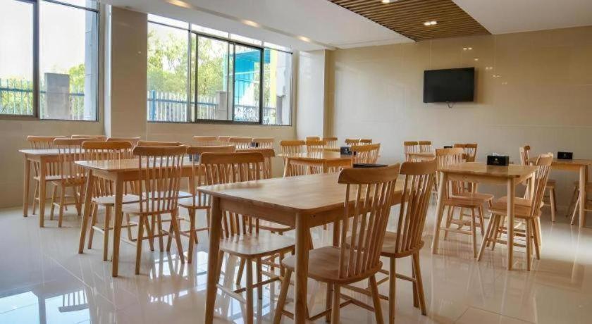 GreenTree Inn Express Gongqing City Nanchang University 15/21