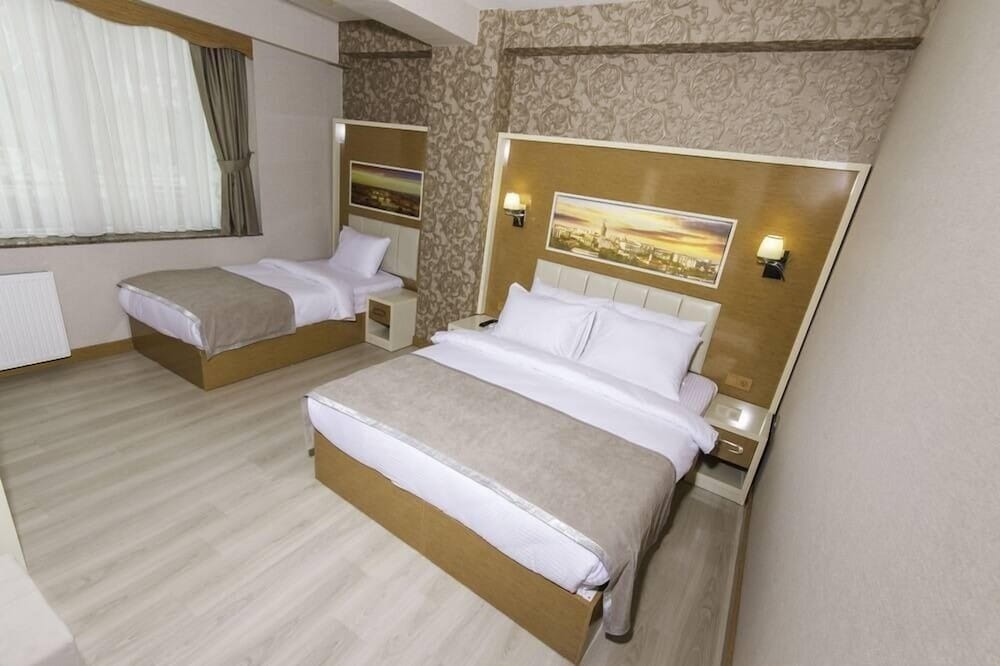 DE MAISON AIRPORT HOTEL 5/63