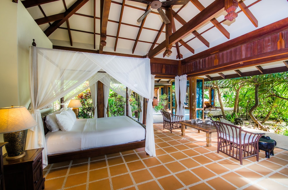Koh Jum Beach Villas 8/76