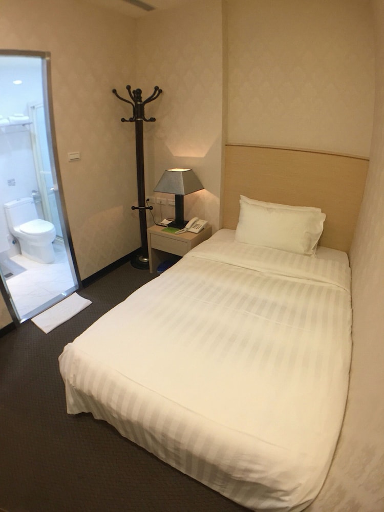 Royal Hotel 15/33