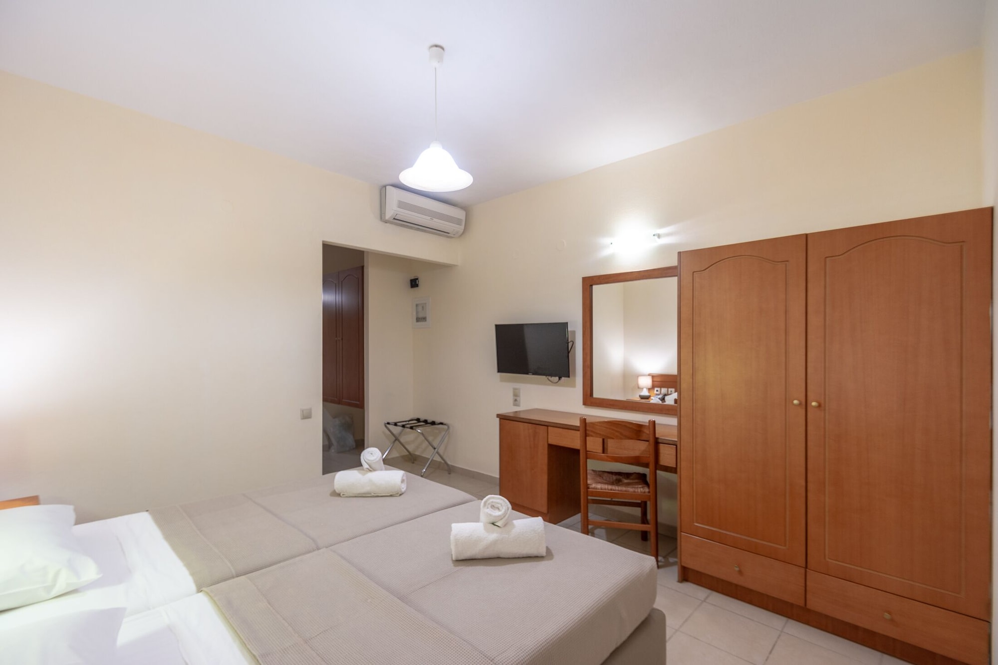 Family, 1 Double and 3 Single Beds، Asterias Village Resort 7/9