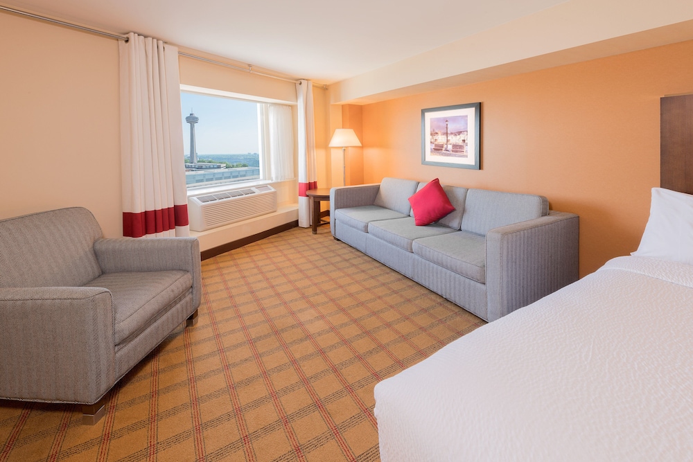 Wyndham Grand Fallsview Hotel 40/65
