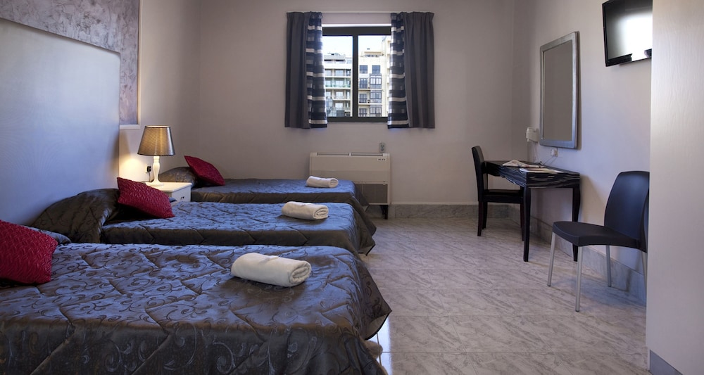 SLIEMA MARINA HOTEL 22/70