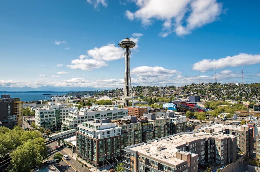 Hyatt House Seattle Downtown 70/74