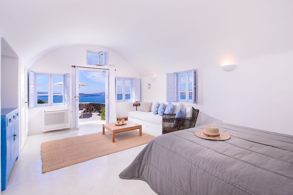 CLIFF HOUSE, CALDERA VIEW