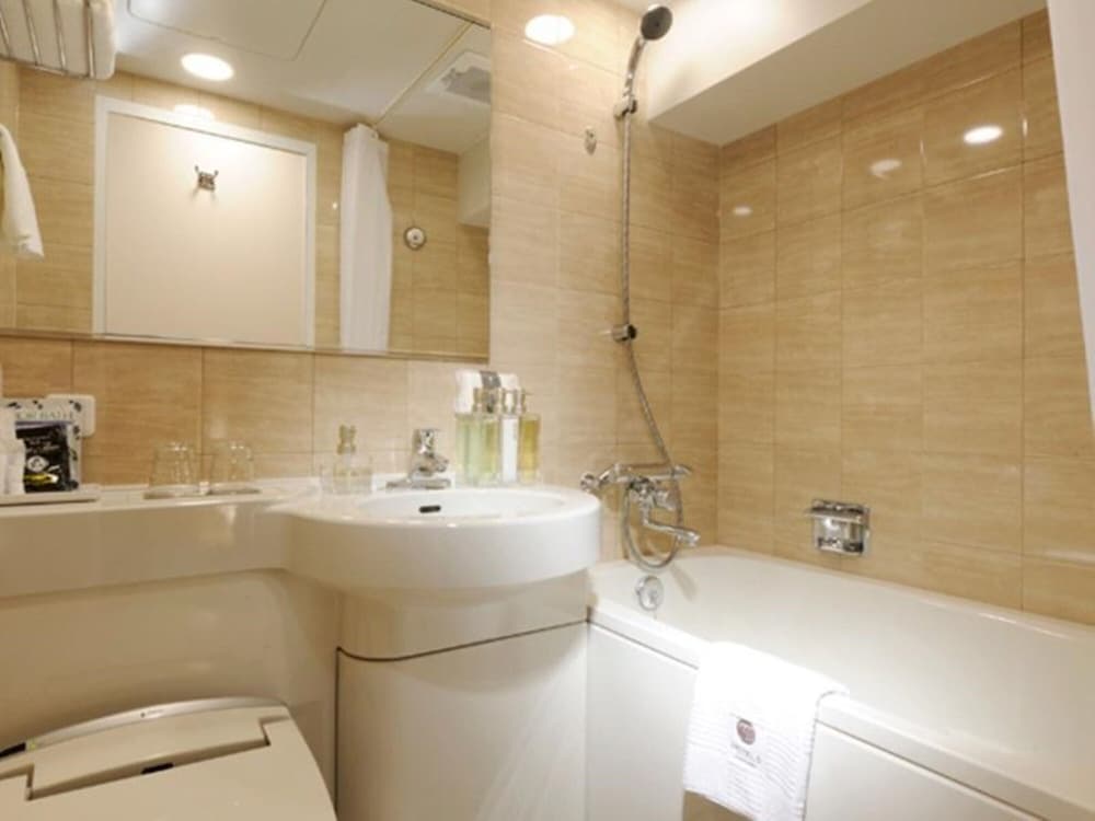 Roppongi Hotel S 74/75