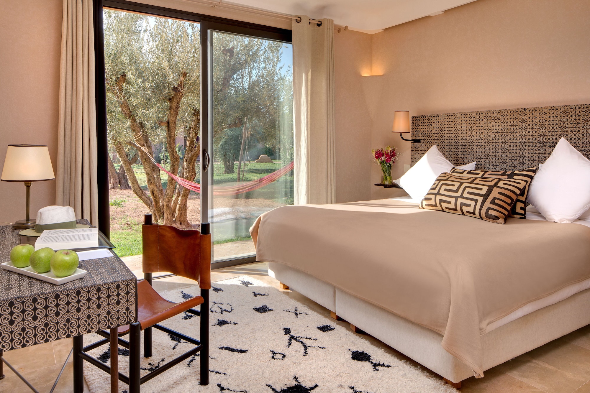 3 BEDROOMS, LODGE