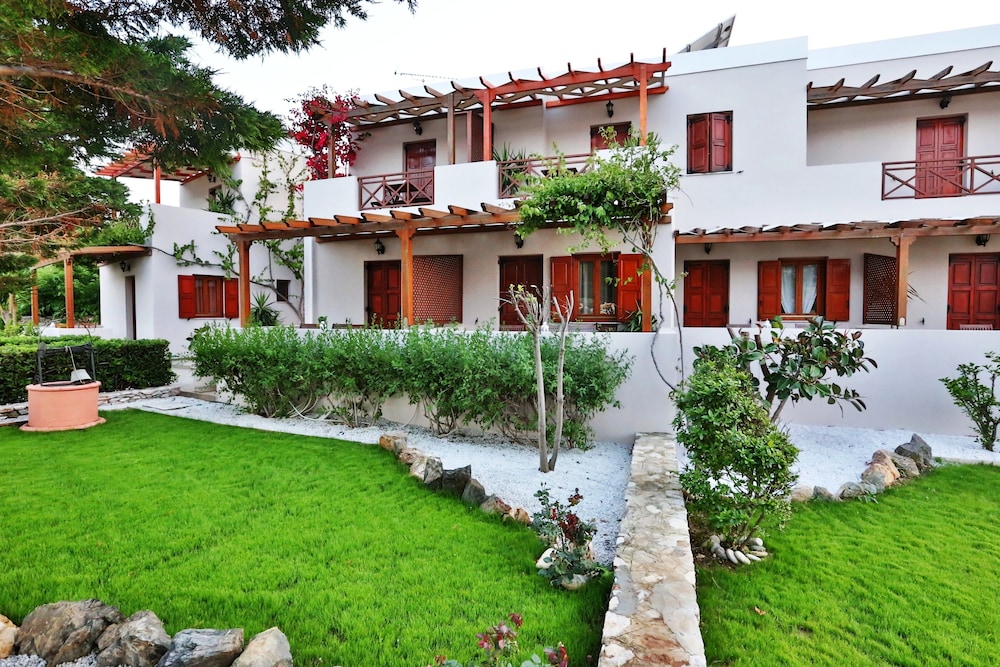 Ventoura Studios & Apartments 37/41