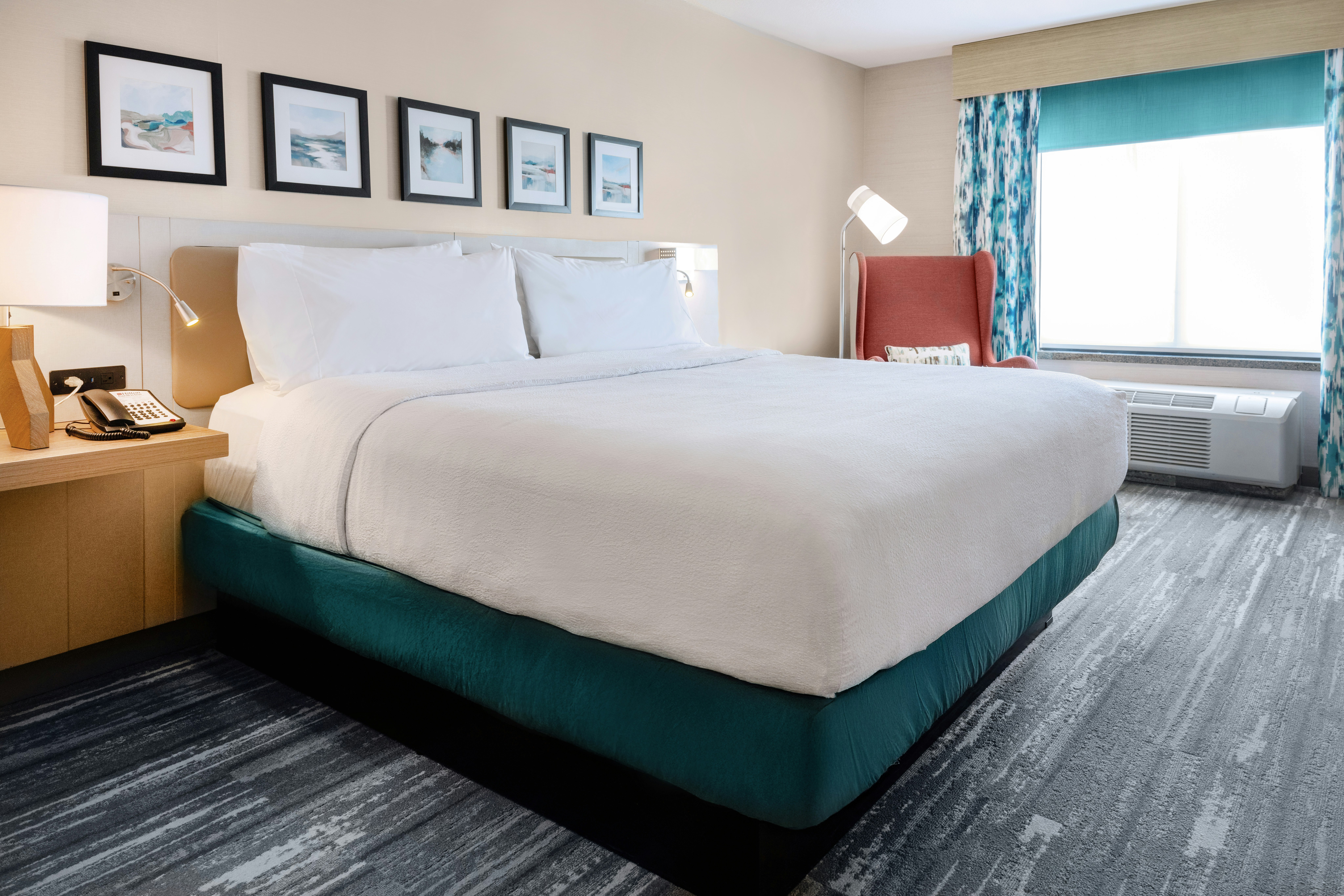ROOM, KING BED