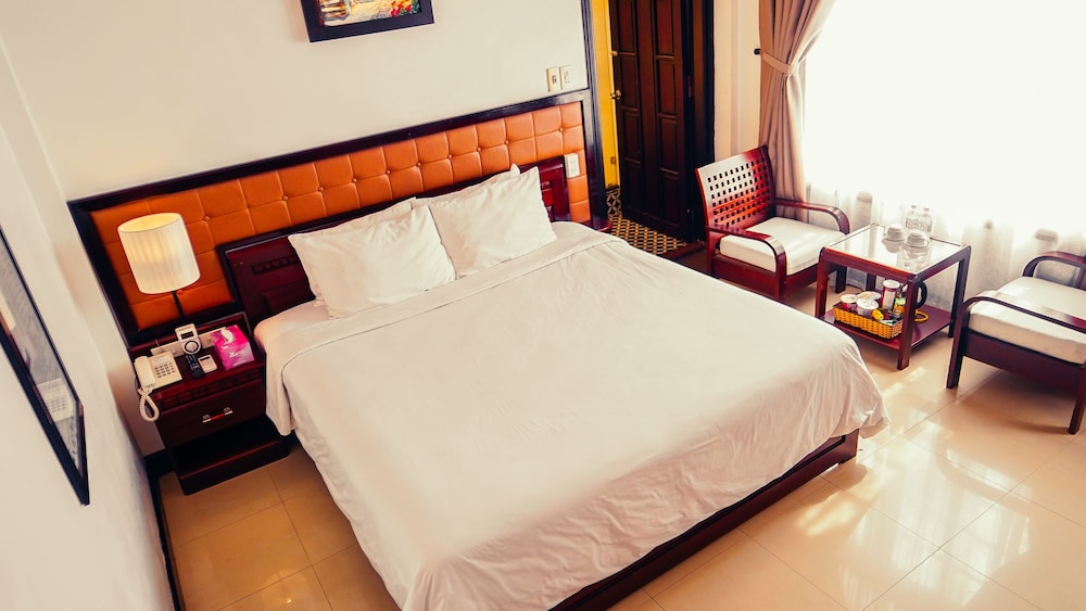 Victory Hotel Hue 12/61
