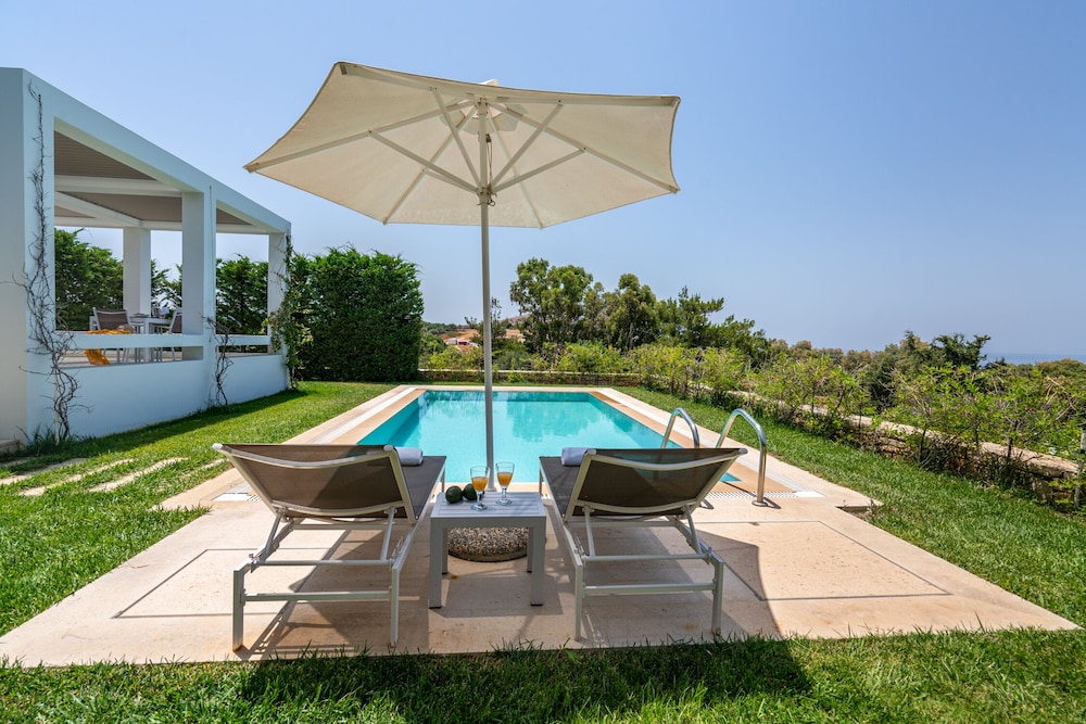 Sofia Luxury Villas 35/50