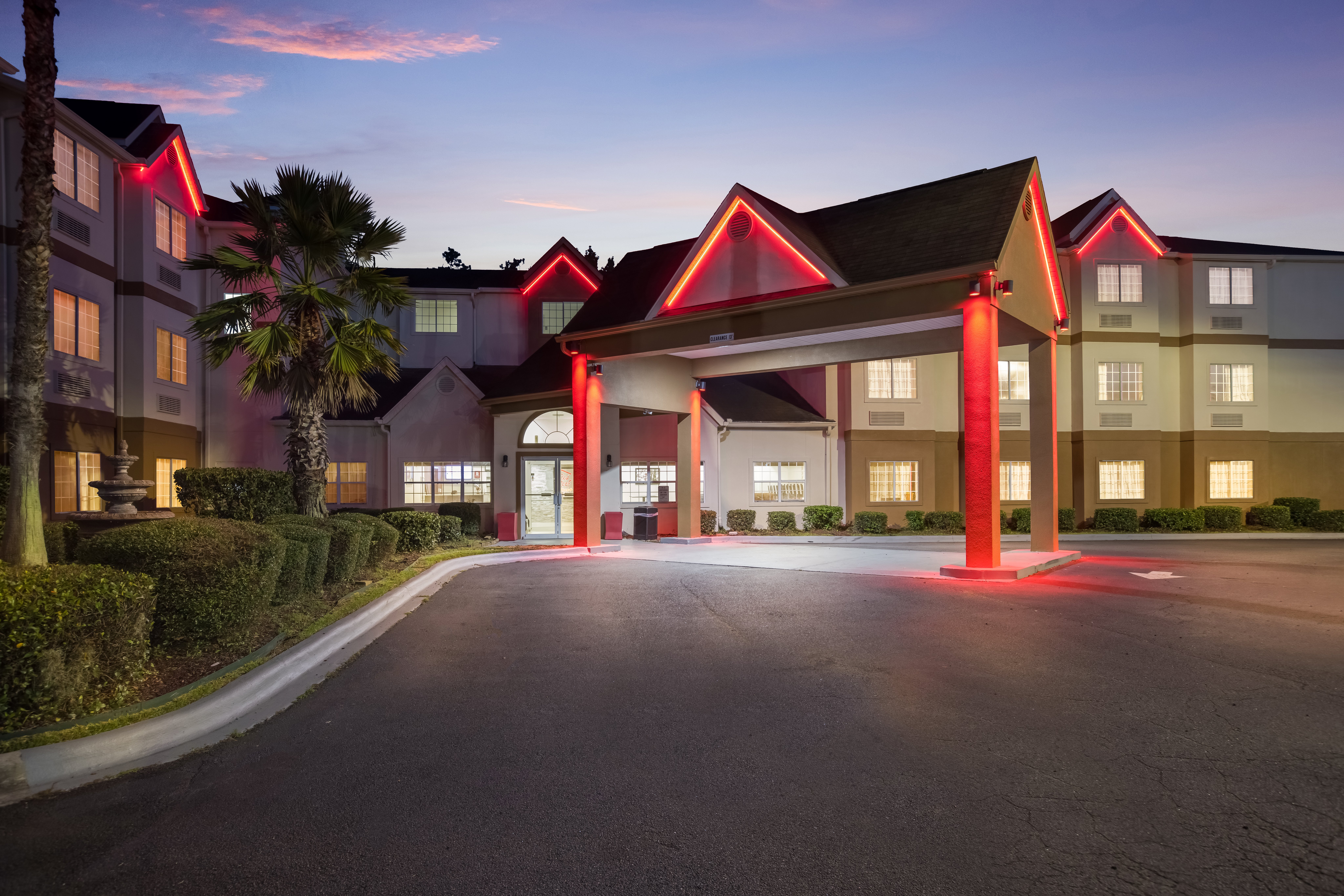 Red Roof PLUS & Suites Savannah - I-95 32/33