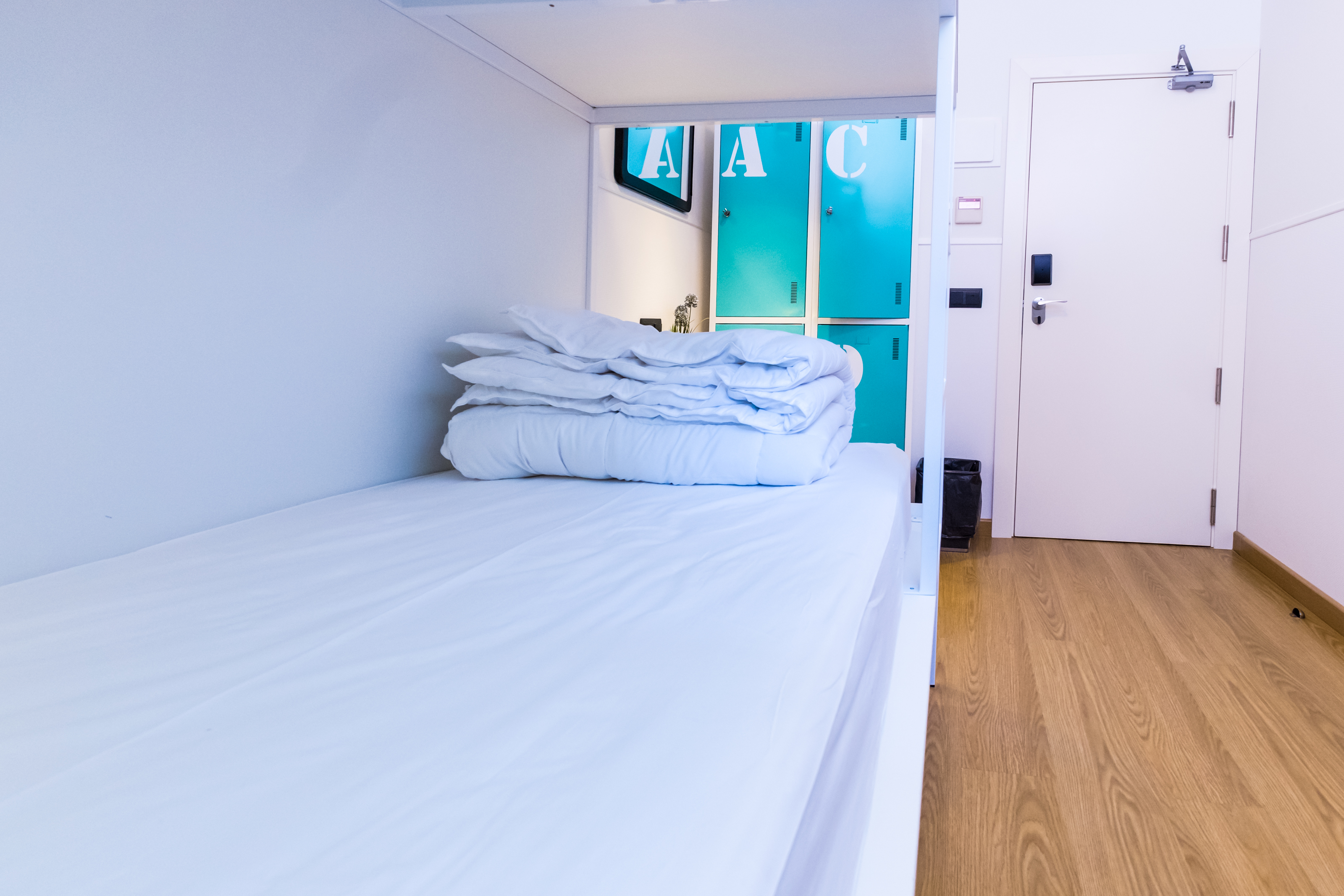 Mixed Dorm, 4 People