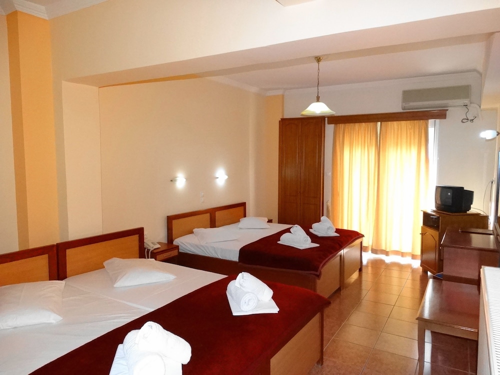 Faros 2 Hotel 14/36