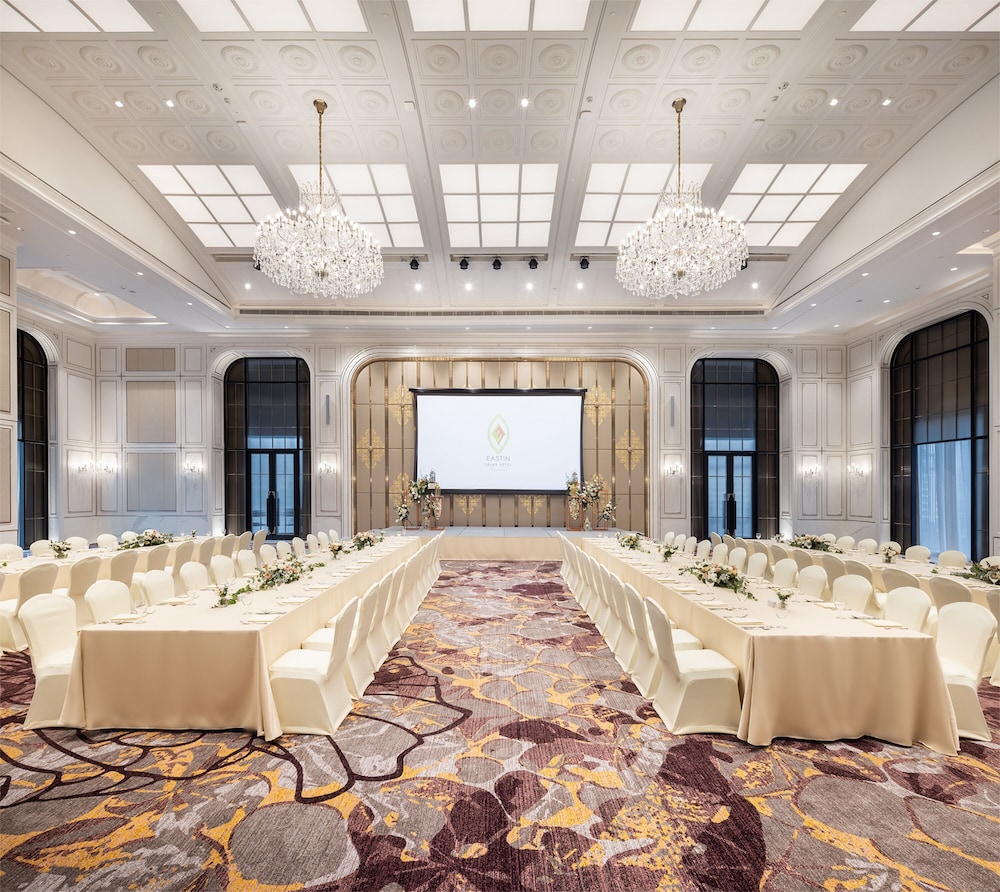 Eastin Grand Hotel Phayathai 38/50