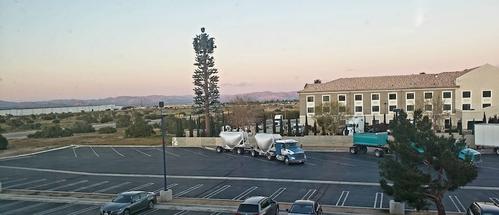 Motel6 Hesperia, CA - West Main Street - I-15 36/60
