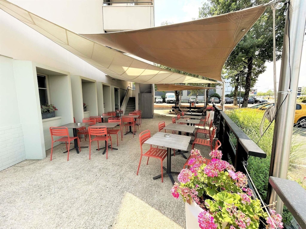 Ibis Poitiers Sud 42/67