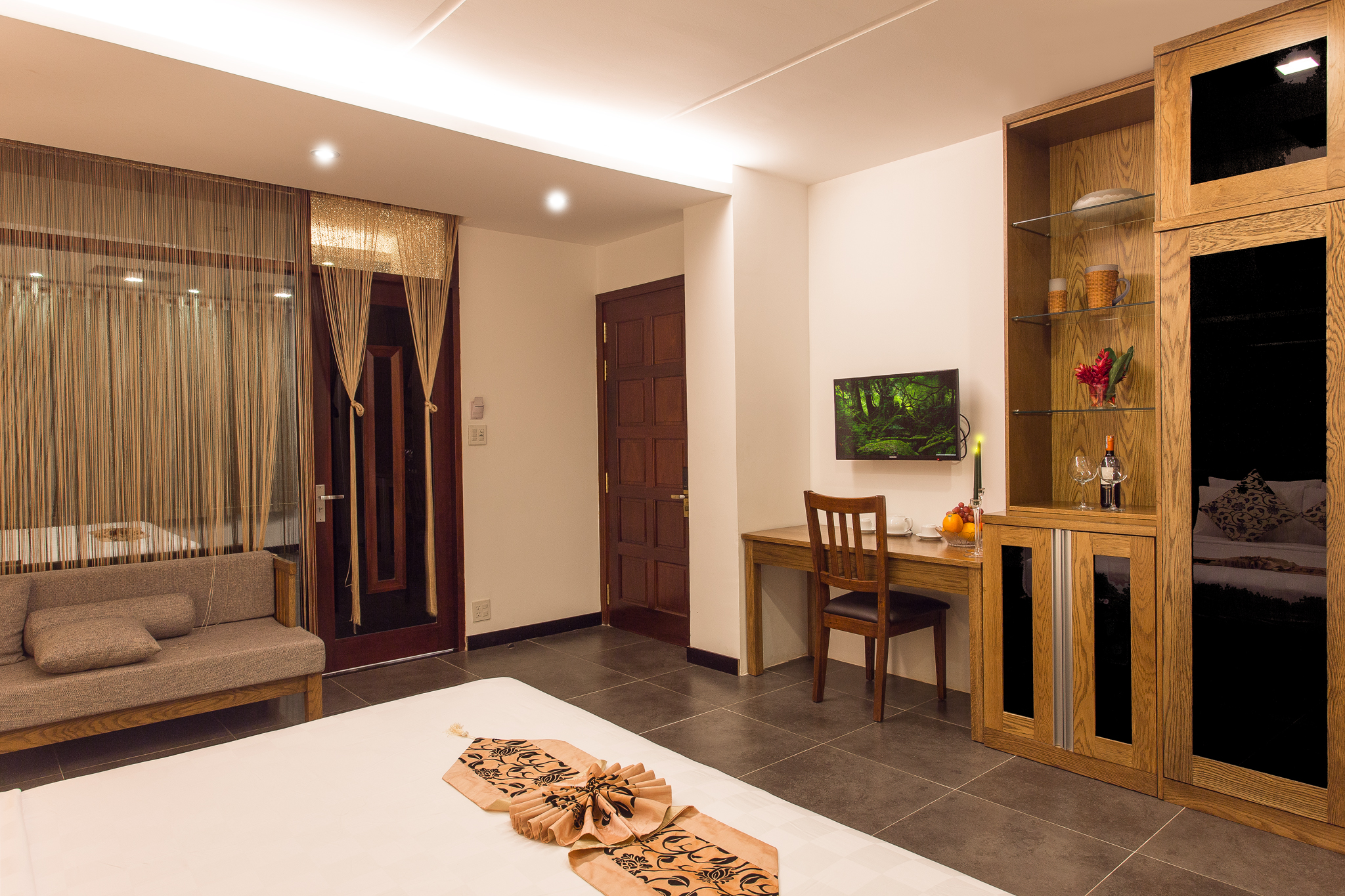 Valentine Hotel 20/36