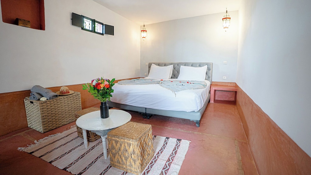 SUPERIOR, DOUBLE BED