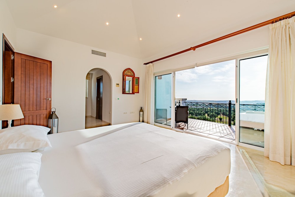 HOTEL ARCOS GARDENS GOLF CLUB & COUNTRY ESTATE 15/50