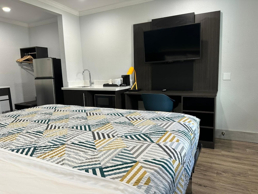 Studio6 Suites San Ysidro, CA – San Diego South Bay 10/51