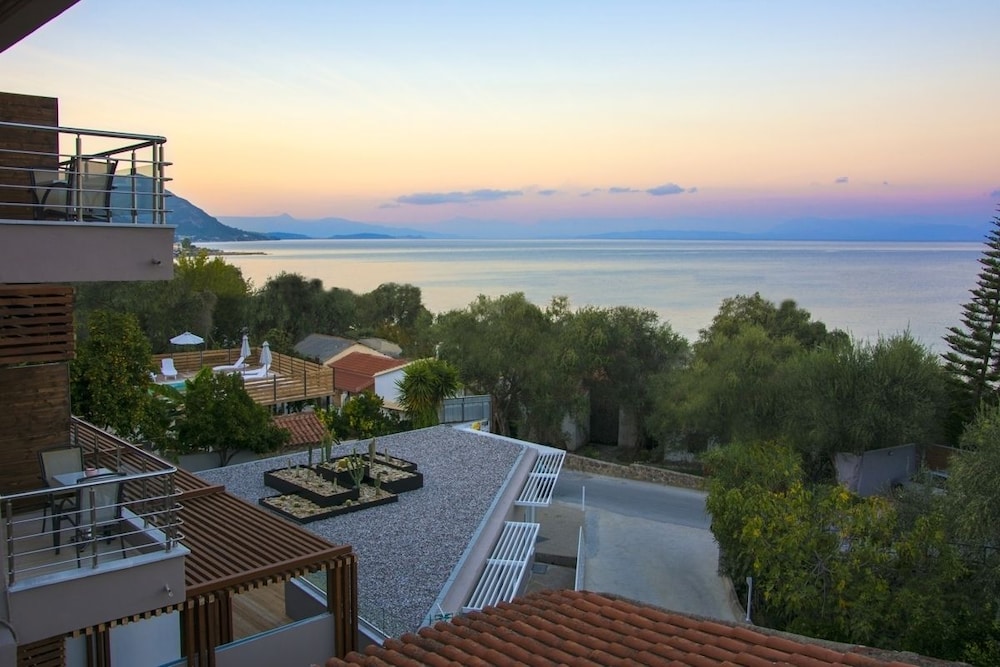 Ionian Eye 35/50