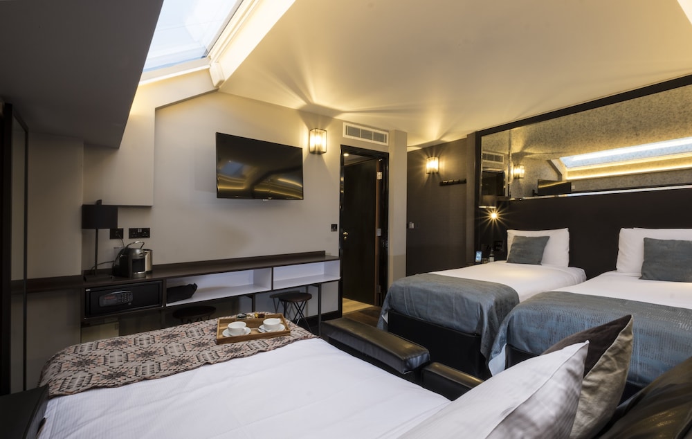 1 BEDROOM, SUPERIOR, STUDIO
