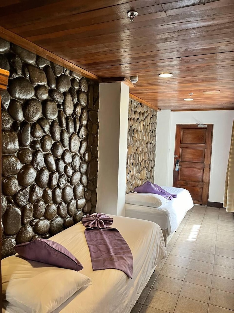 Safari Lodge Baguio By Log Cabin Hotel 44/76
