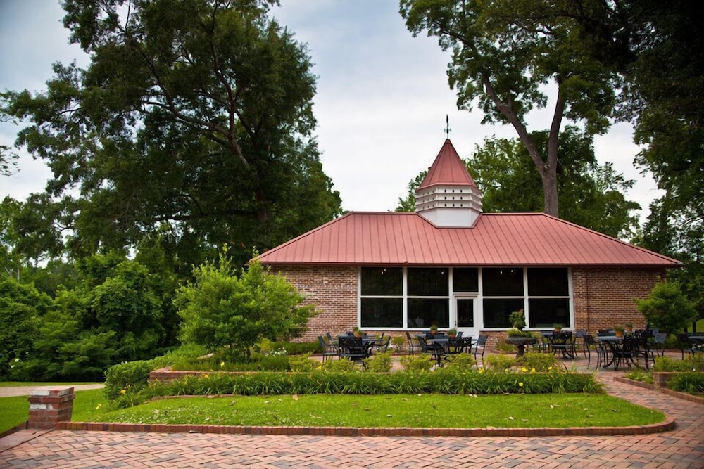 Dunleith Historic Inn 49/57