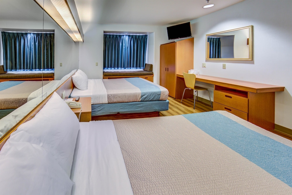 Motel6 Sutherlin, OR – I-5 14/47