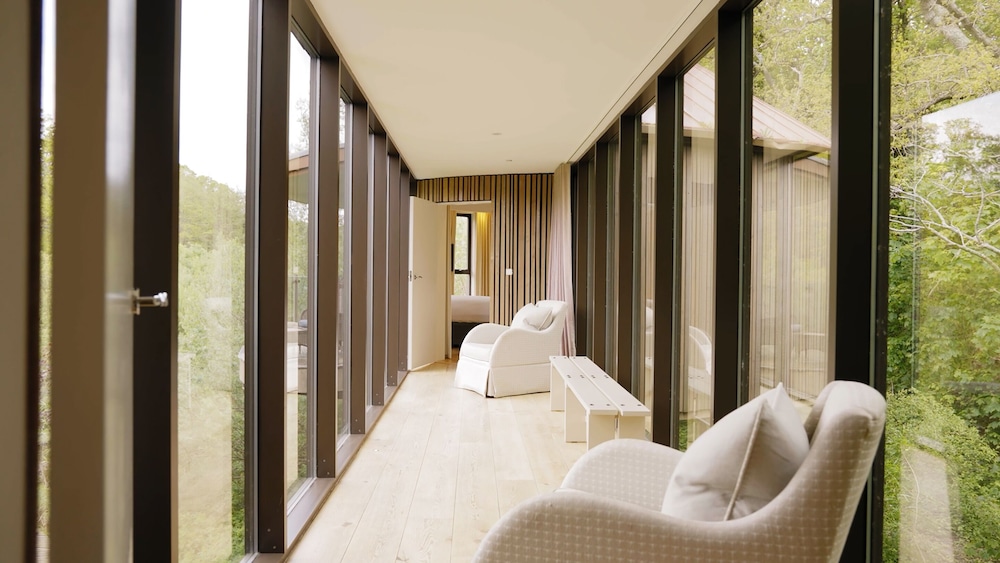 HIDEAWAY, TREE HOUSE, SUITE