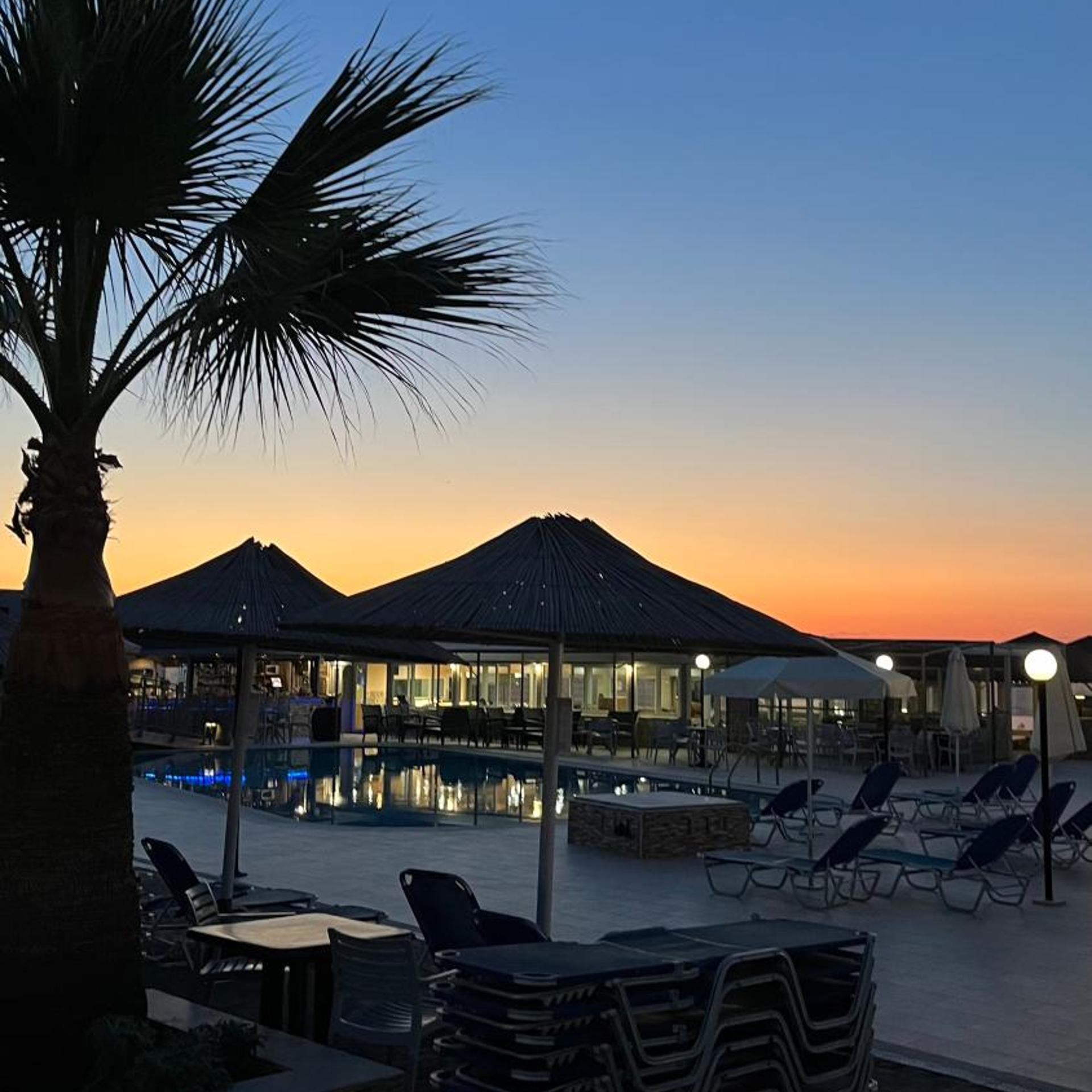 Kalia Beach Hotel 43/49
