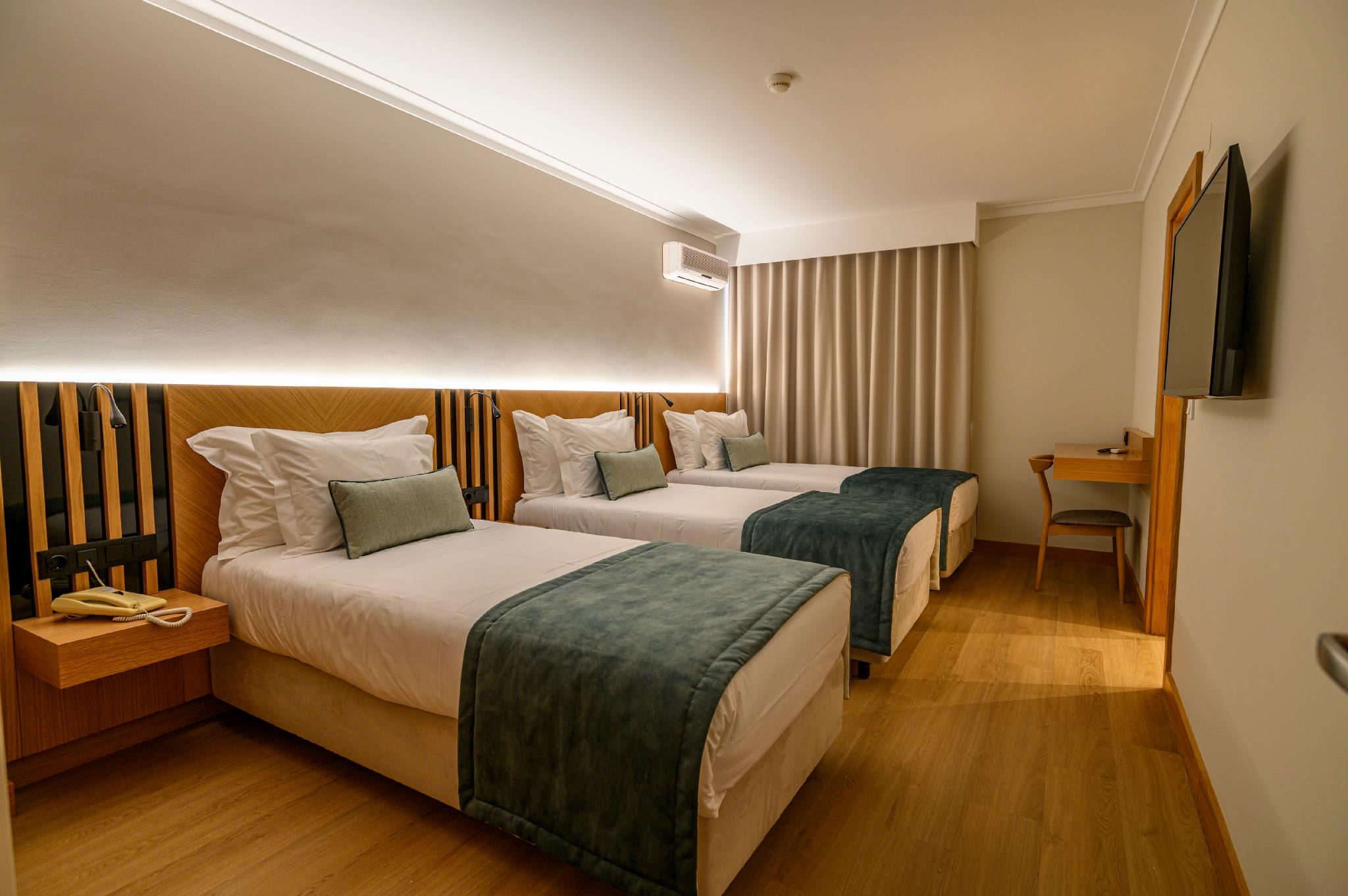 Room, Triple