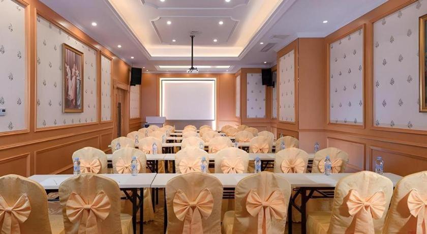 Vienna Hotel (Zhongshan Ancient Town Haizhou) 48/58