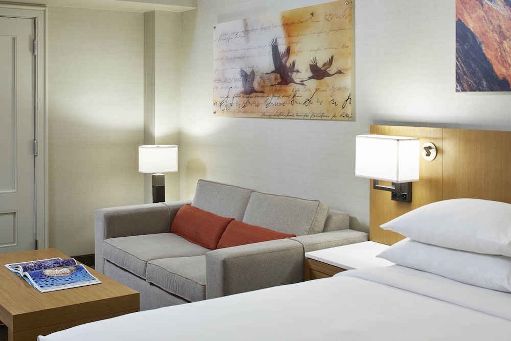 Renaissance Chicago Glenview Suites Hotel 14/72