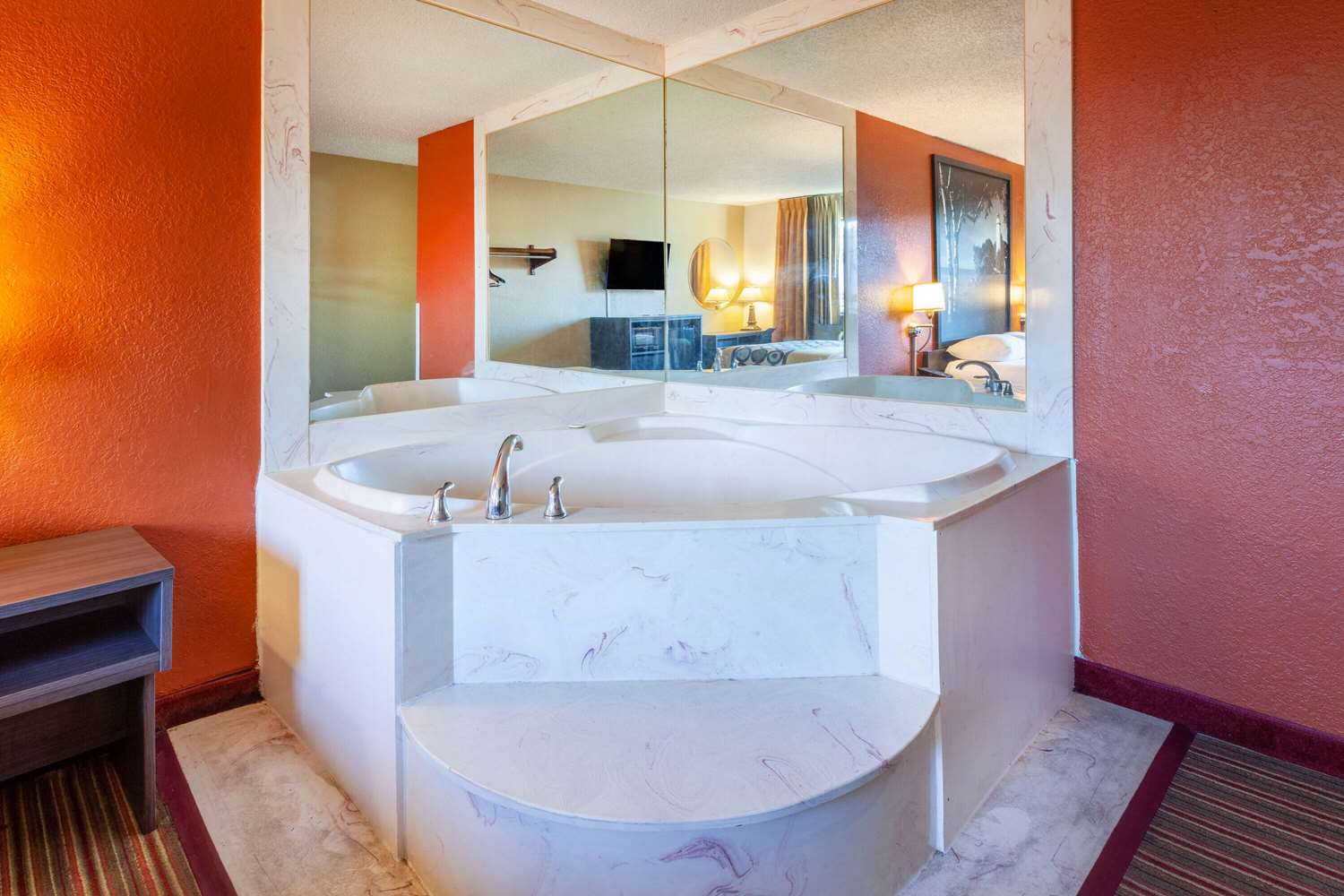 Super 8 By Wyndham Roseville/Detroit Area 44/44