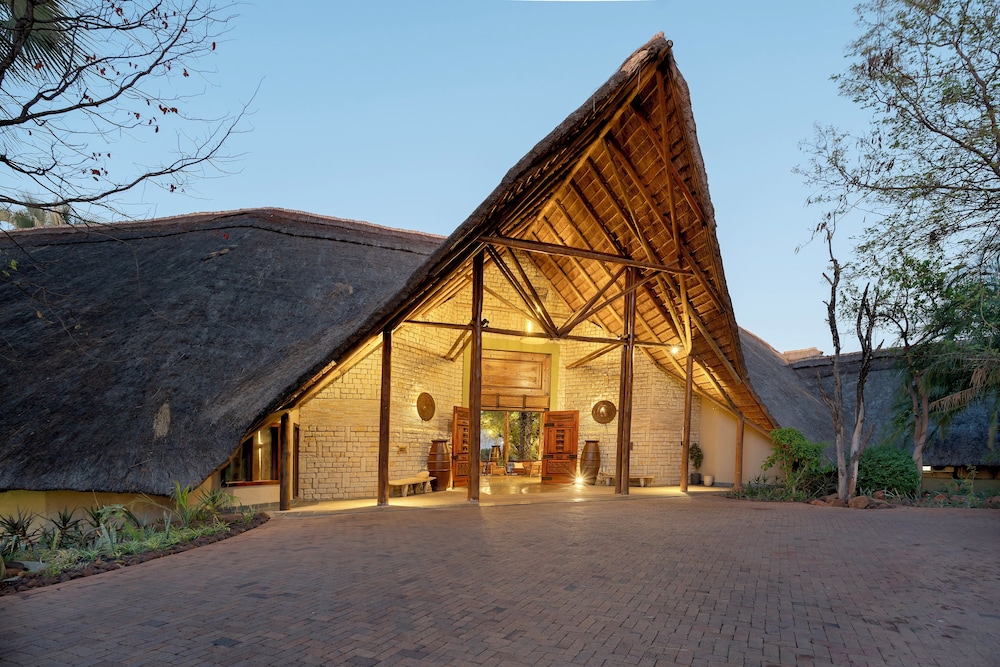 The David Livingstone Safari Lodge & Spa 2/50