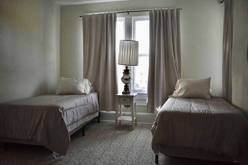 The DeLand Hotel 30/47