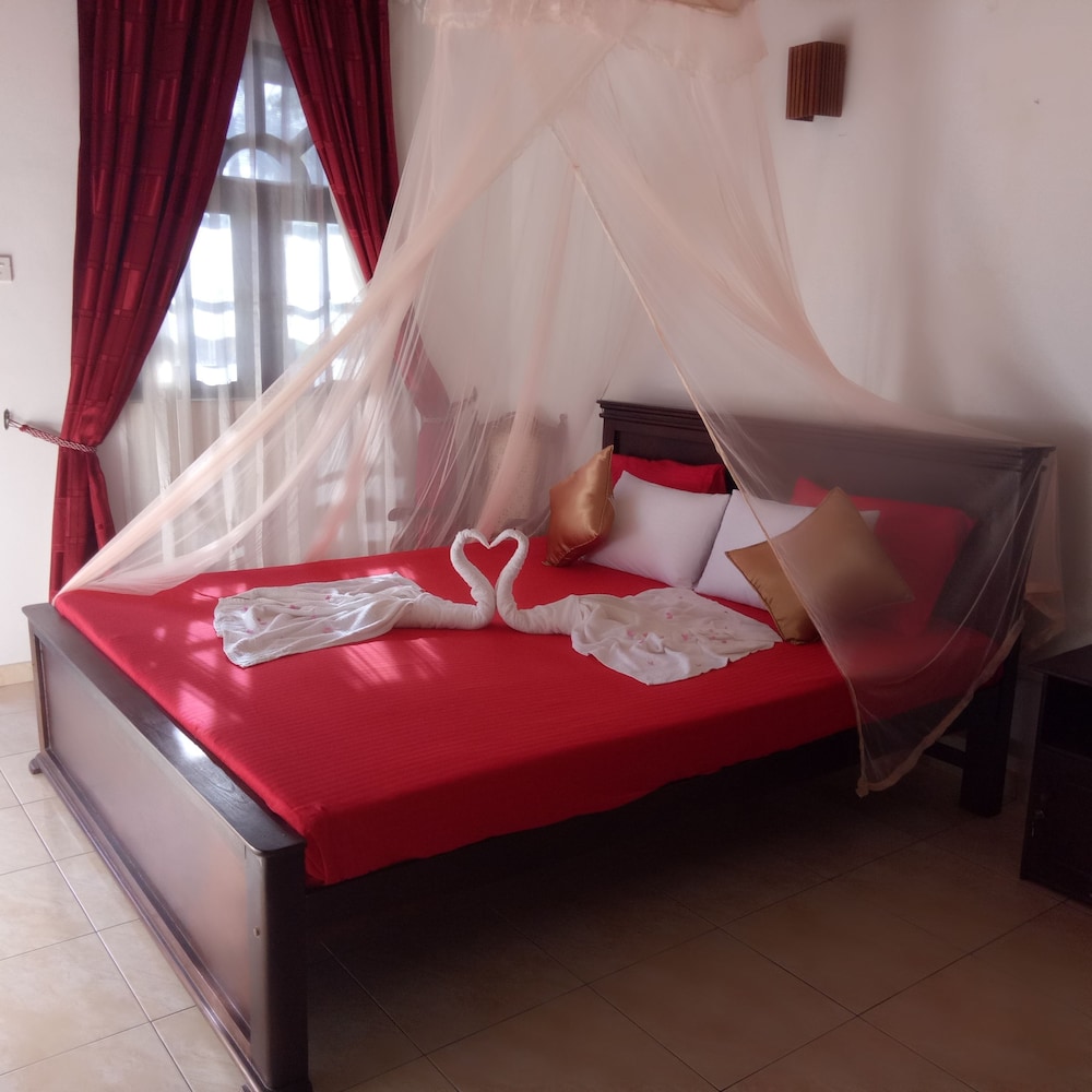 3 BEDROOMS, DELUXE, VILLA