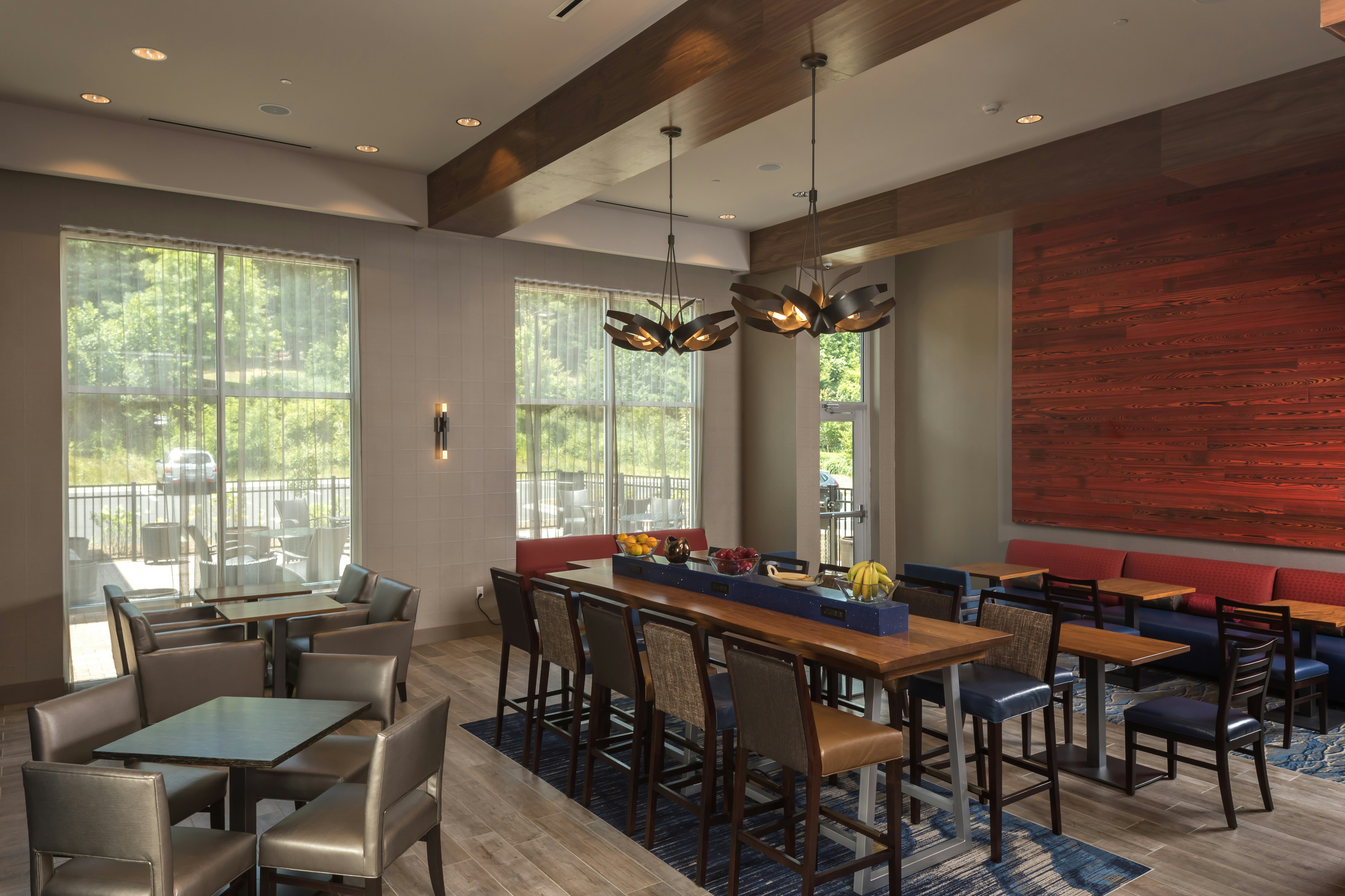 Hampton Inn Suites Asheville Biltmore Village 44/58