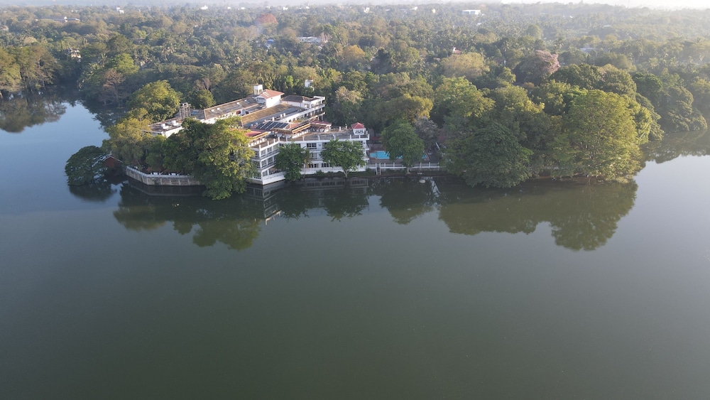 Centauria Lake Resort 34/50